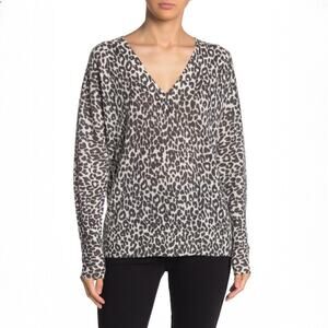 360 Cashmere Leopard Print 100% Cashmere V-Neck Sweater Size Medium